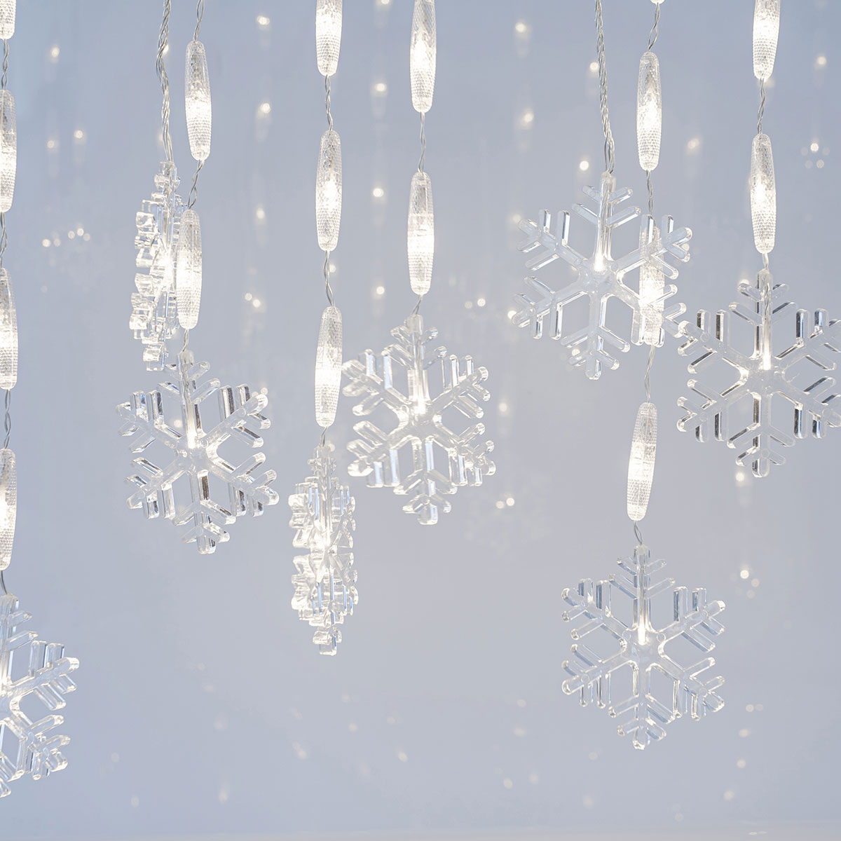 Χριστουγεννιάτικα Λαμπάκια 56Led Βροχή 6μ Ψυχρό Λευκό Σταθερά Eurolamp 600-11446