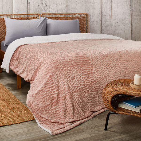 Κουβέρτα Fleece Υπέρδιπλη Με Γουνάκι (220x240) Whitegg KB126-3 Pink