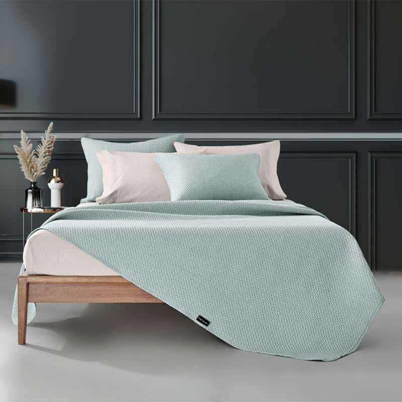 Κουβερλί Υπέρδιπλο (220x240) + Διακοσμητική Μαξιλαροθήκη Guy Laroche Idol Mint