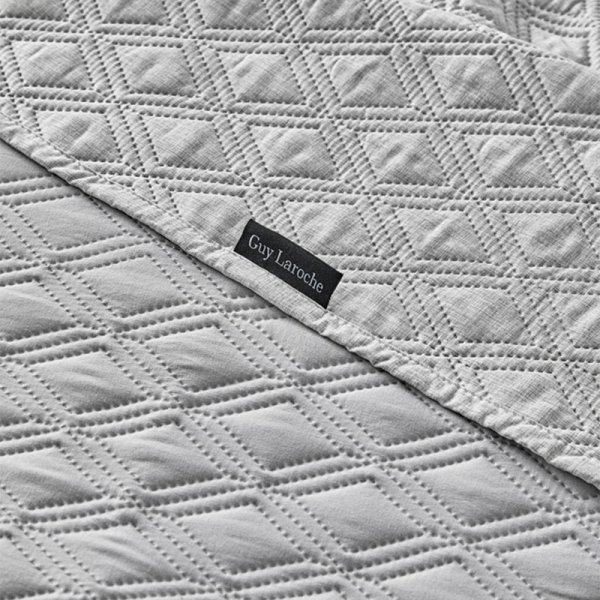 Κουβερλί Υπέρδιπλο (220x240) + Διακοσμητική Μαξιλαροθήκη Guy Laroche Tempest Grey