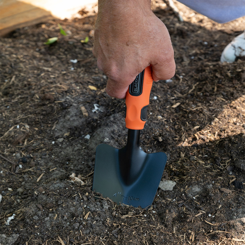 Φτυαράκι Χειρός 35.5εκ. Black+Decker 871125223683