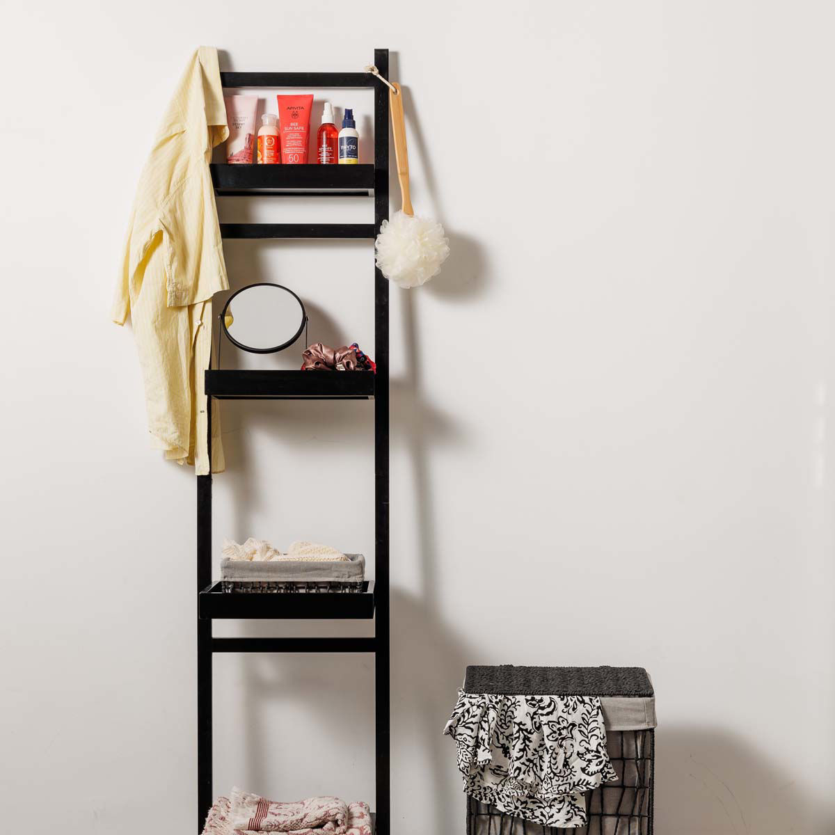 Ραφιέρα Δαπέδου 4 Θέσεων Estia Μαύρη 02-27506 Home Έπιπλα Βιβλιοθήκες - Ραφιέρες Spitishop
