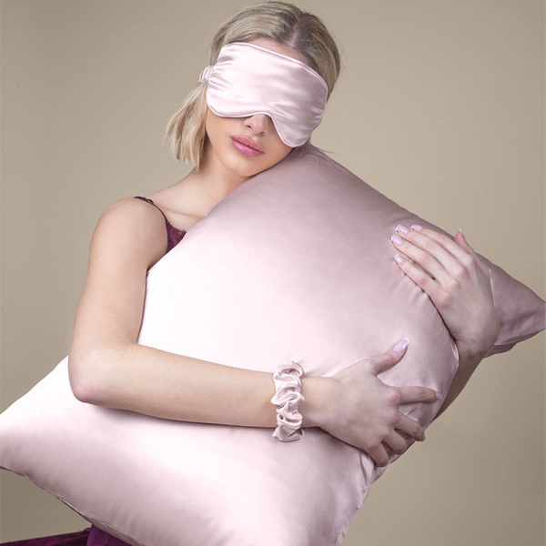 Μεταξωτή Μαξιλαροθήκη Φάκελος + Μάσκα Ύπνου + Scrunchie Feel & Touch Beauty Sleep Pudra