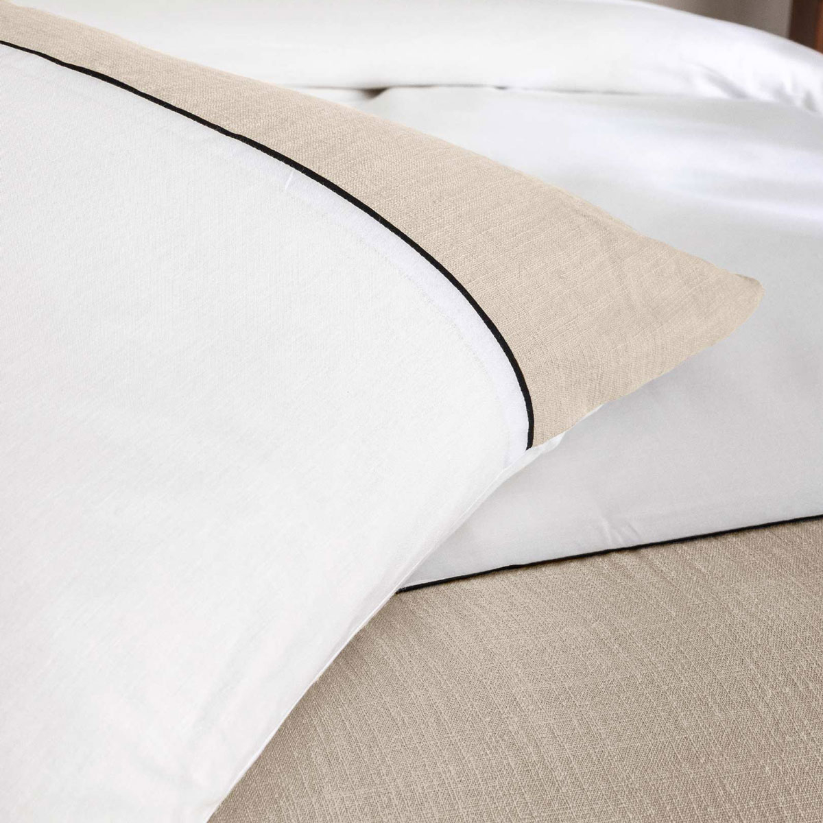 Παπλωματοθήκη King Size (260X240) + Διακοσμητικές Μαξιλαροθήκες L-C Gabrielle 1645176 Home Λευκά Είδη Κρεβατοκάμαρας Παπλωματοθήκες Υπέρδιπλες 