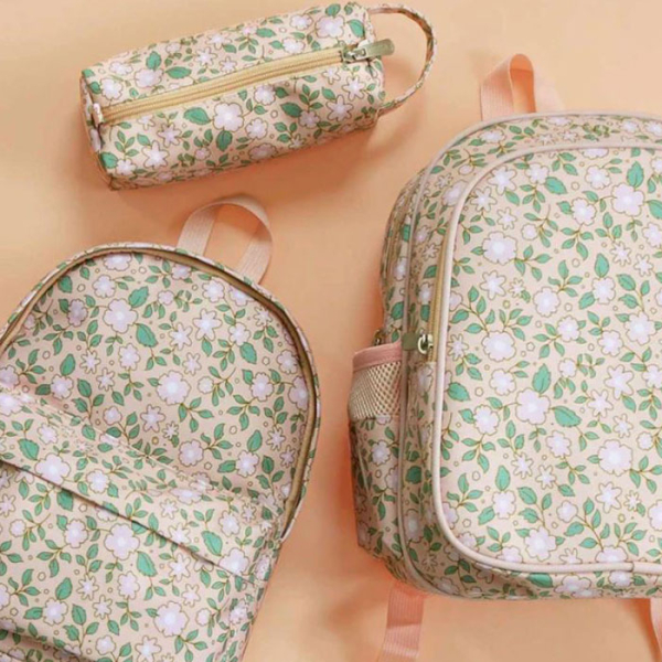 Σχολική Τσάντα Νηπιαγωγείου (23.5x10x30) Α Little Lovely Company Blossoms Pink BPBLPI61