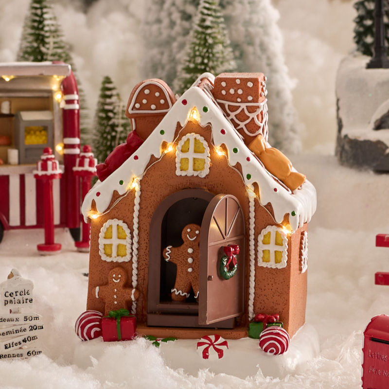 Χριστουγεννιάτικο Σπιτάκι Με Led - Μουσική - Κίνηση (13.5x13.5x16.2) F-R Gingerbread House 208848