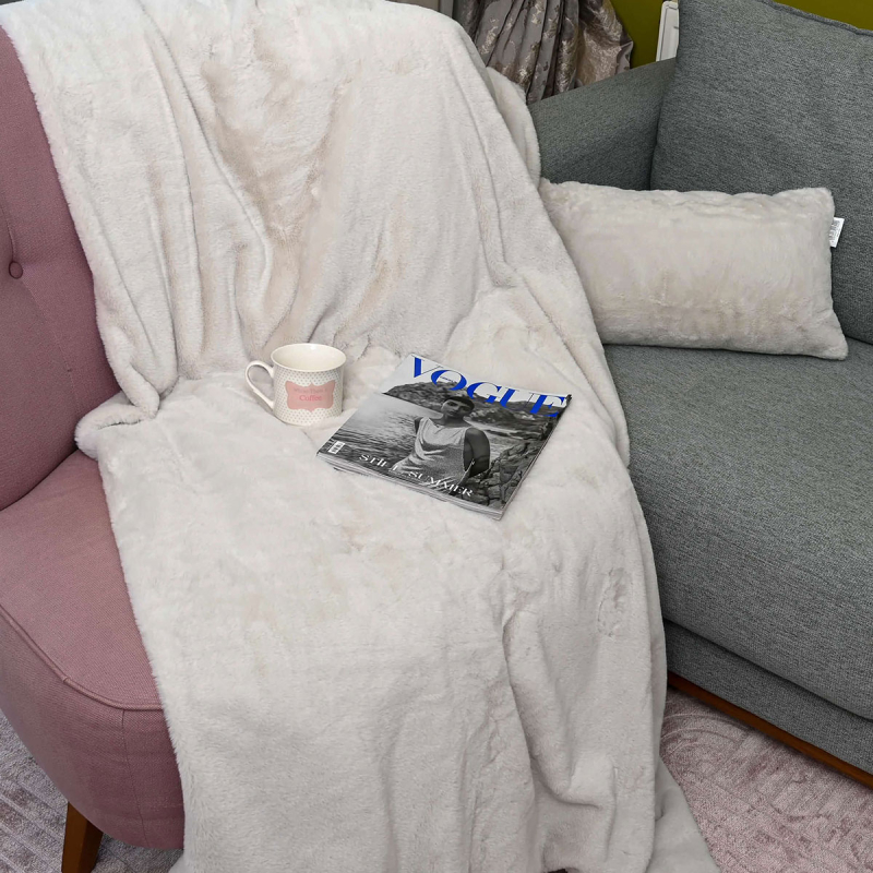 Γούνινο Διακοσμητικό Ριχτάρι/Κουβέρτα Καναπέ (130x170) Pol Rugs & Mats Rabbit Ivory