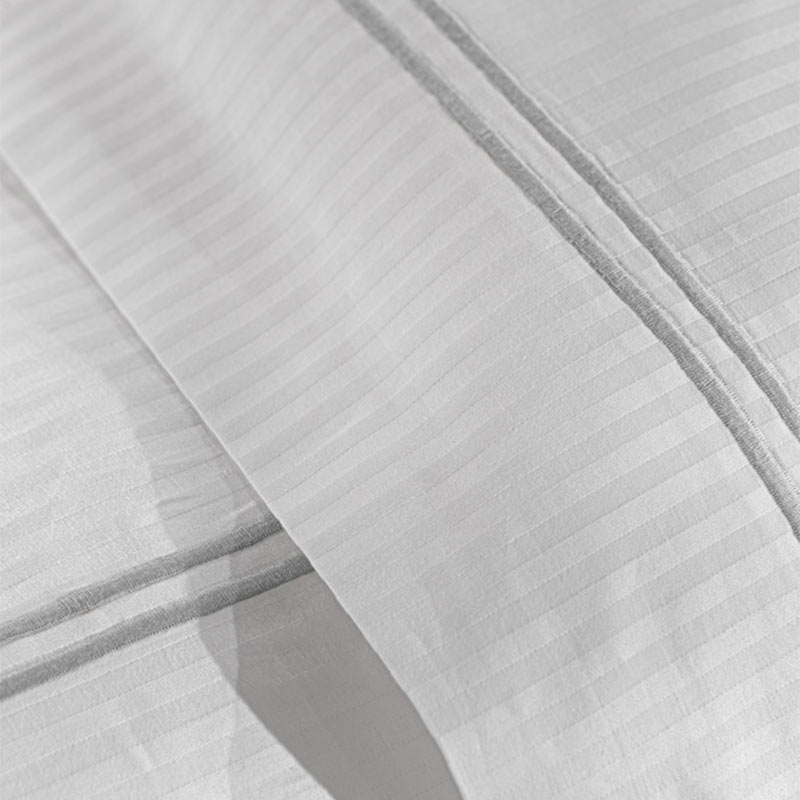 Παπλωματοθήκη Υπέρδιπλη (225X245) Guy Laroche Nice White - L Silver Home Λευκά Είδη Κρεβατοκάμαρας Παπλωματοθήκες Υπέρδιπλες King Size Spitishop