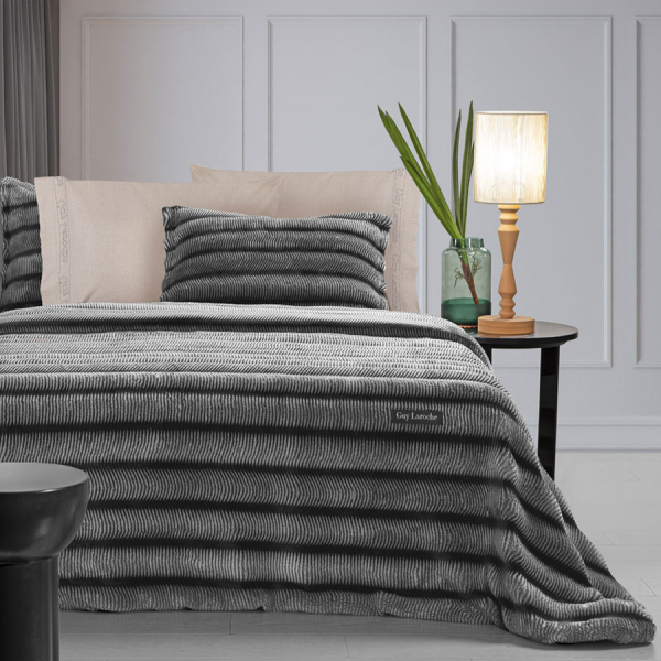 Κουβέρτα Βελουτέ Υπέρδιπλη (260x240) Guy Laroche Gazelle Black