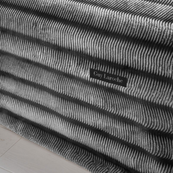 Κουβέρτα Βελουτέ Υπέρδιπλη (260x240) Guy Laroche Gazelle Black