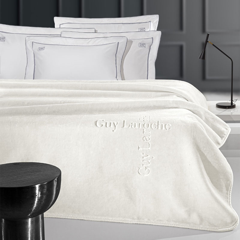 Κουβέρτα Βελουτέ Υπέρδιπλη (220x240) Guy Laroche Logo Ivory