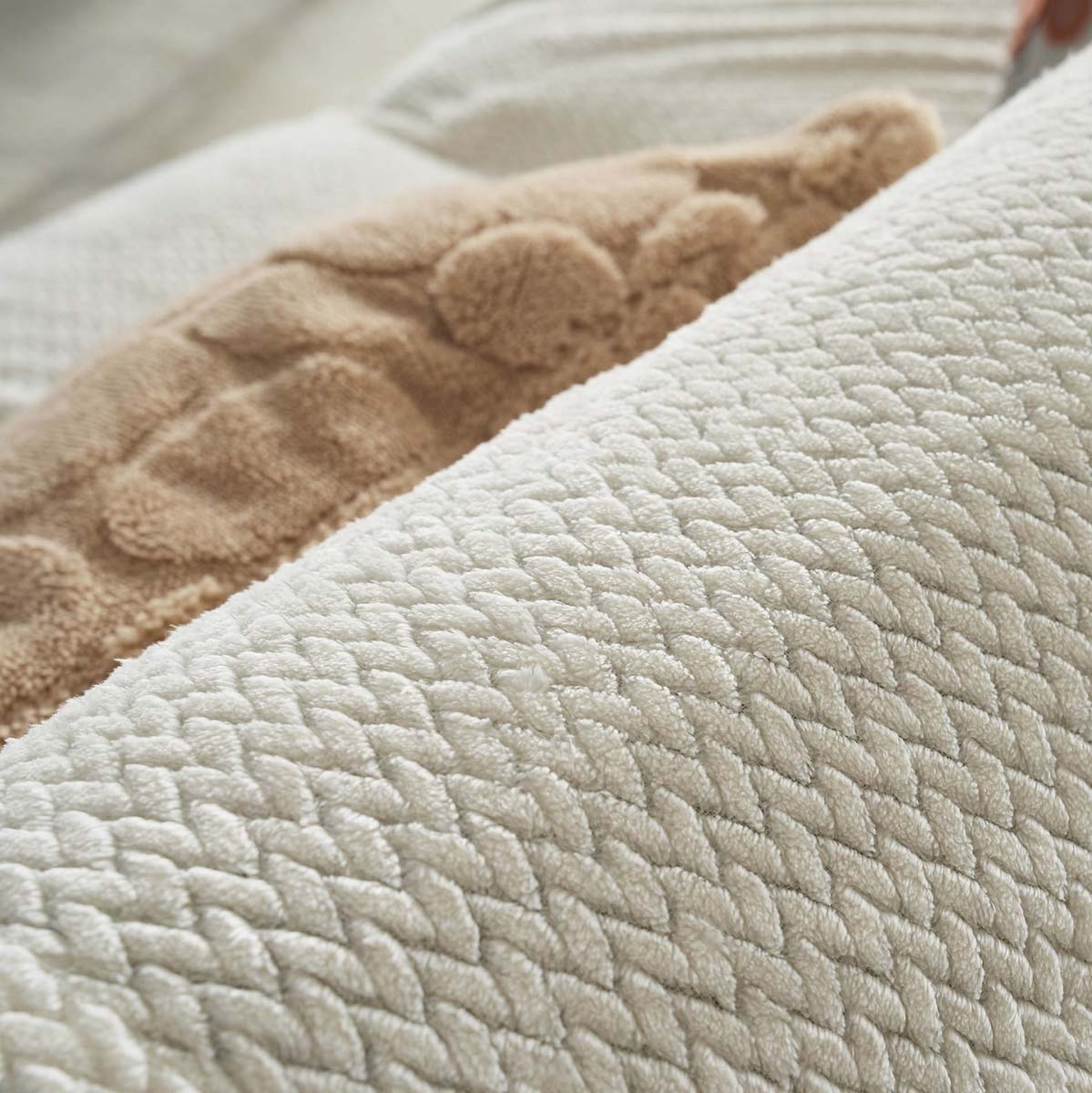 Ριχτάρι Καναπέ Διθέσιου Fleece (180X250) Gofis Home Cinnabar Ecru 115 05 Λευκά Είδη Σαλονιού Ριχτάρια Spitishop