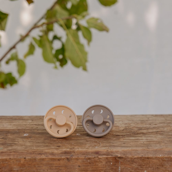 Πιπίλες Σιλικόνης Φυσιολογικές 6Μ+ (Σετ 2τμχ) Frigg Moon Phase Croissant/Portobello