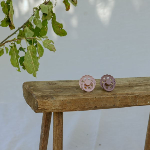 Πιπίλες Καουτσούκ Φυσιολογικές 0Μ+ (Σετ 2τμχ) Frigg Fairytale Twilight Mauve/Primrose