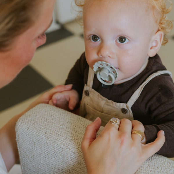 Πιπίλες Σιλικόνης Φυσιολογικές 6Μ+ (Σετ 2τμχ) Frigg Fairytale Silky Satin/Willow Gray
