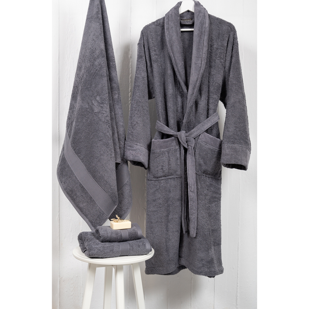 Μπουρνούζι Naf-Naf Bonjour Dark Grey Large Home Λευκά Είδη Μπάνιου Μπουρνούζια Spitishop