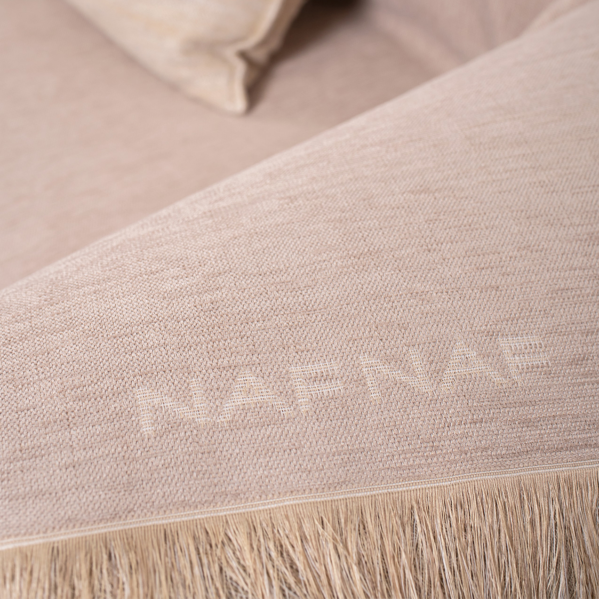 Ριχτάρι Πολυθρόνας (180X180) Naf-Naf Highline Dark Beige 358-135 Home Λευκά Είδη Σαλονιού Ριχτάρια Καναπέ Spitishop