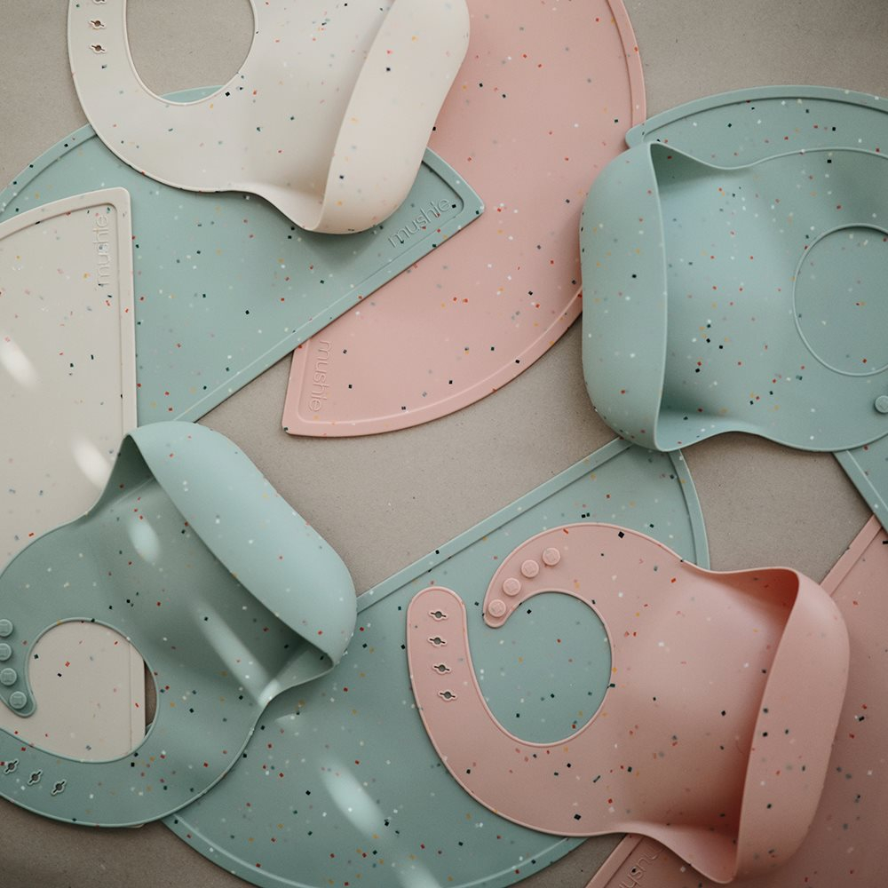 Σαλιάρα Σιλικόνης 6+ Μηνών (24 1X28) Mushie Cambridge Blue Confetti 66-2500354 Home Βρεφικά Σαλιάρες Βρεφικές Spitishop