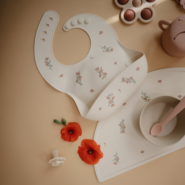 Σαλιάρα Σιλικόνης 6+ Μηνών (24.1x28) Mushie Pink Flowers 66-2500552