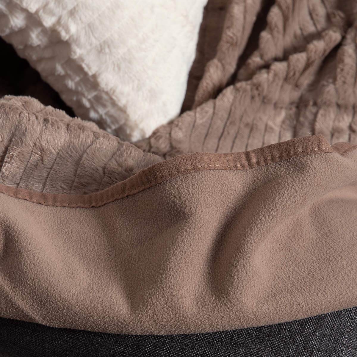 Ριχτάρι Πολυθρόνας Γούνινο (180X180) Silk Fashion Stripe Coffee Home Λευκά Είδη Σαλονιού Ριχτάρια Καναπέ Spitishop