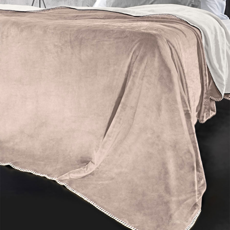 Κουβέρτα Fleece Υπέρδιπλη (220x240) + Διακοσμητική Μαξιλαροθήκη (Σετ) Guy Laroche Velvet Pudra