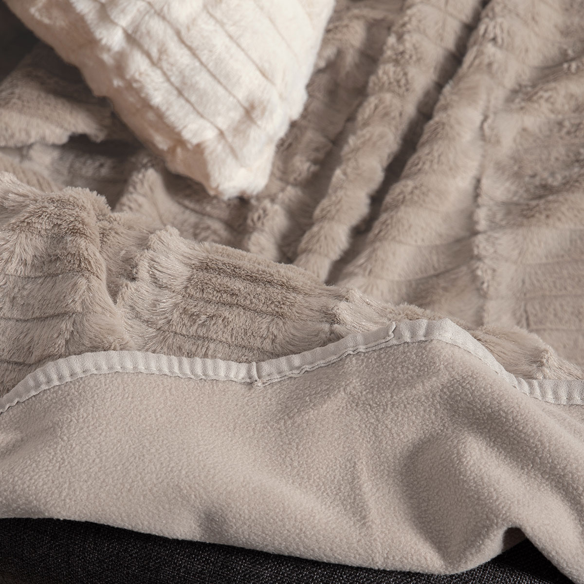 Ριχτάρι Πολυθρόνας Γούνινο (180X180) Silk Fashion Stripe Beige Home Λευκά Είδη Σαλονιού Ριχτάρια Καναπέ Spitishop