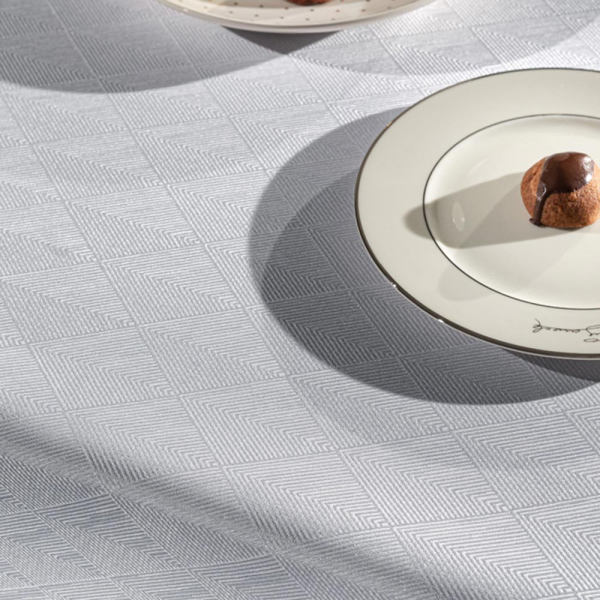 Τραπεζομάντηλο (160x320) Guy Laroche Motion Silver