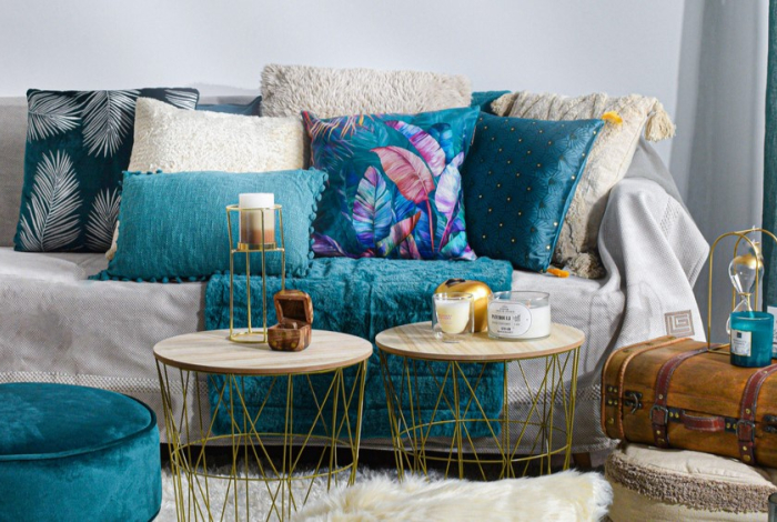 Spitilook: Εντυπωσιακό πετρόλ στο σαλόνι