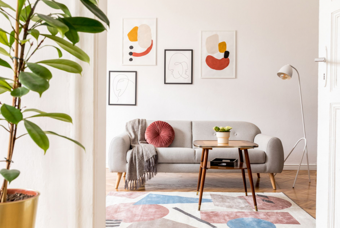 Πώς να δώσετε ζωή στον γκρι καναπέ σας!