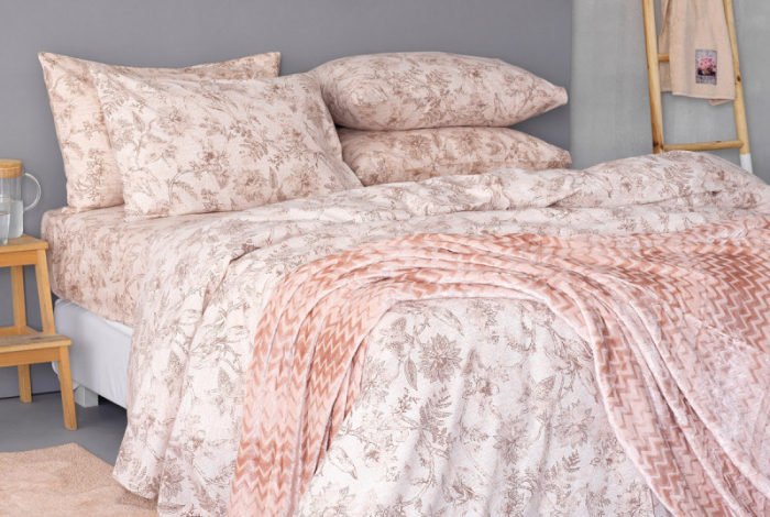 Από εδώ η φίλη μας η Φανέλα!